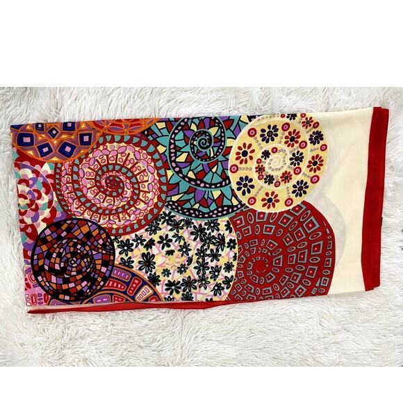 German Fuentes World of Circles Scarf  - Boutique - Picture 3 of 8